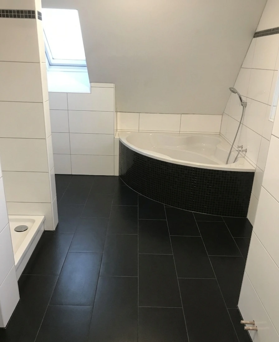 Badsanierung Altenkirchen Hamm – modernes Bad nach Kernsanierung WallWerk 2018