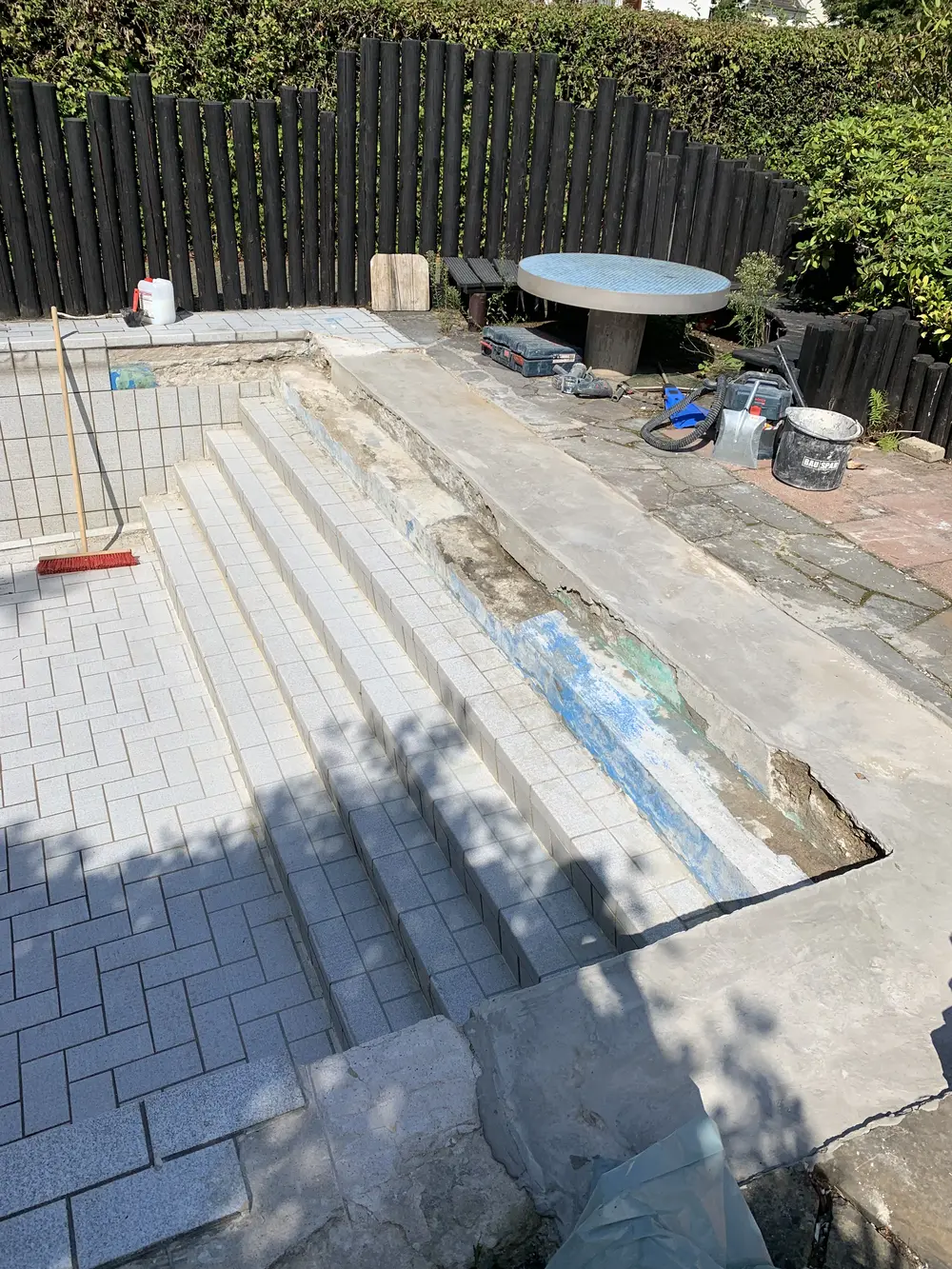 Pool vor Sanierung in Hennef